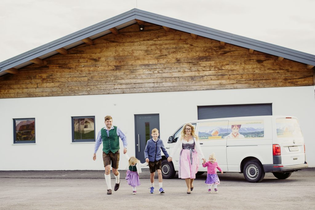 SalzburgerLand-Ei Familie Mösl Seekirchen
