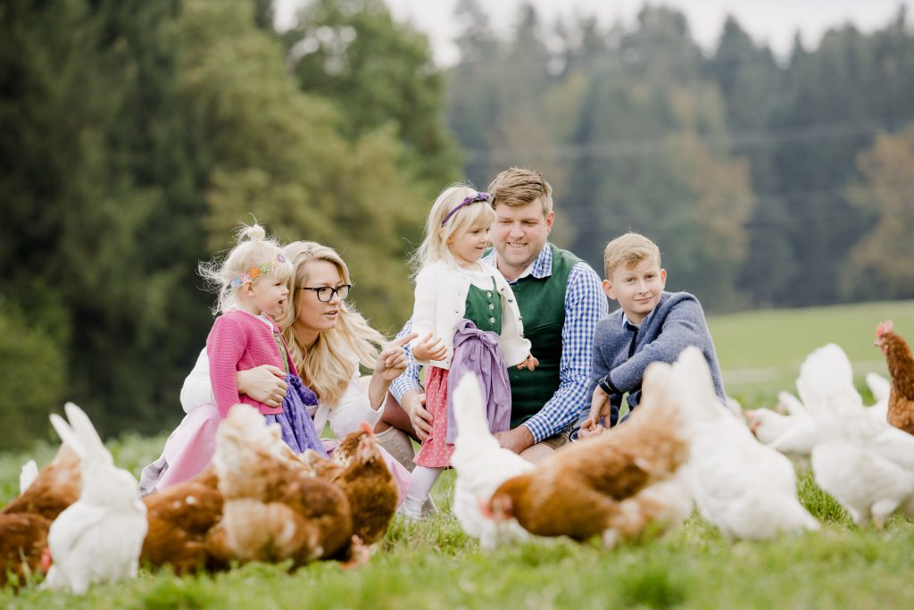 SalzburgerLand-Ei Familie Mösl Seekirchen