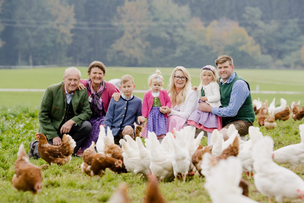 SalzburgerLand-Ei Familie Mösl Seekirchen